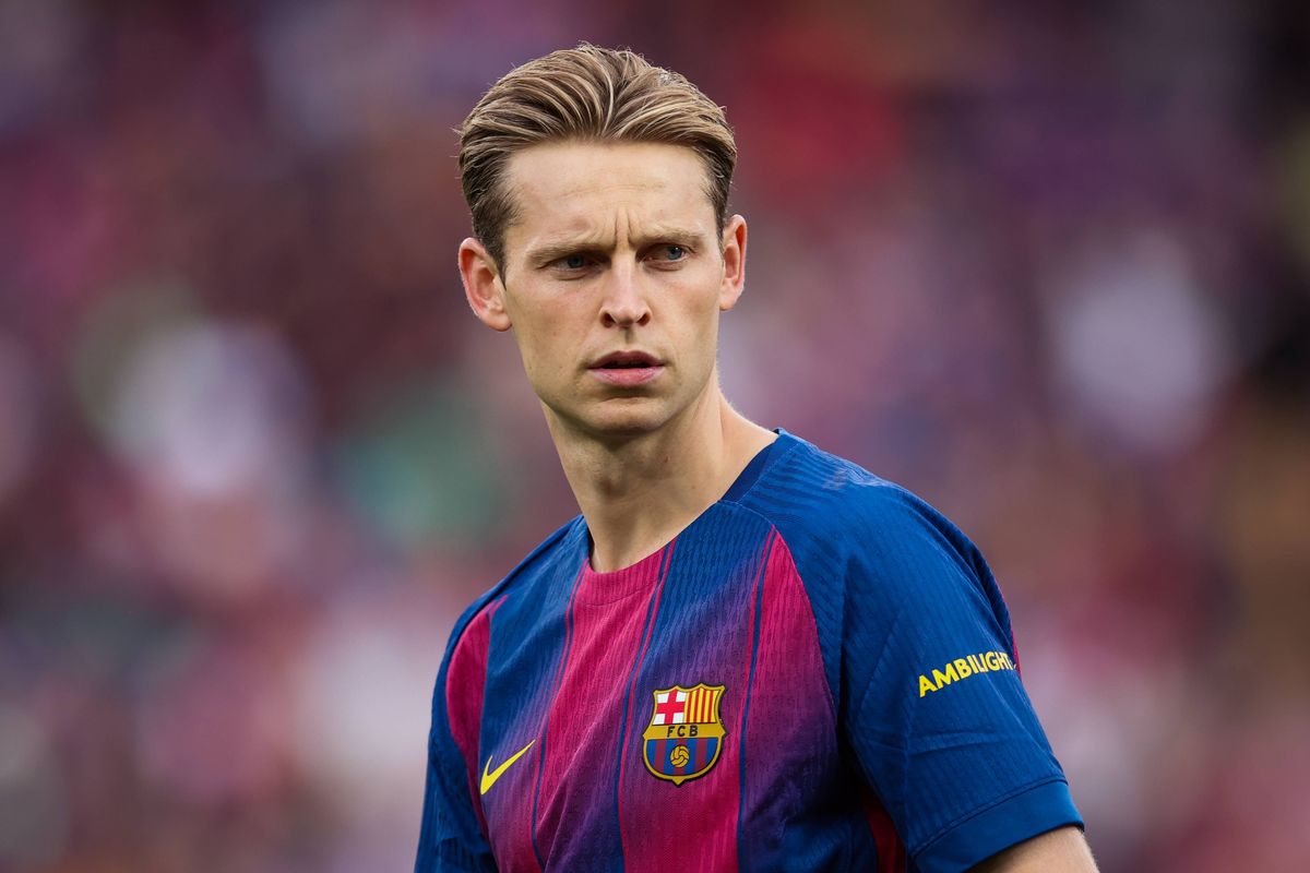 BARCELONA, SPAIN - SEPTEMBER 28: Frenkie de Jong of FC Barcelona looks on during the LaLiga EA Sports match between FC Barcelona and Real Sociedad at Spotify Camp Nou on September 28, 2025 in Barcelona, Spain. (Photo by Judit Cartiel/Getty Images)