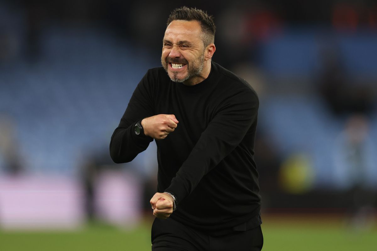 Roberto De Zerbi celebrates
