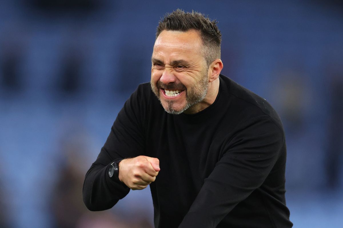 Roberto De Zerbi celebrates