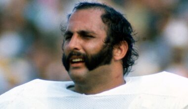 Miami Dolphins Legend Manny Fernandez Dead at 79