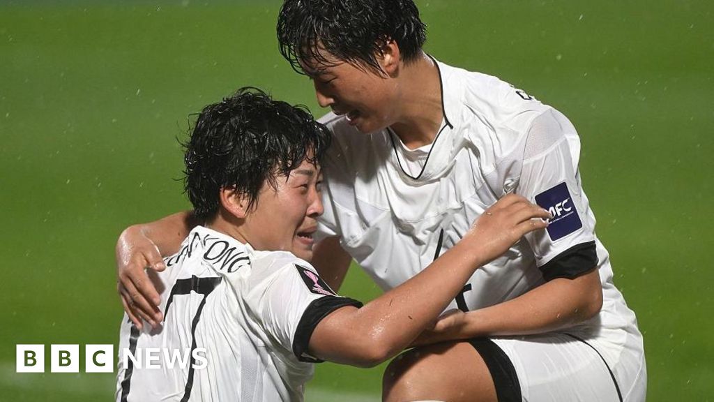 North Korea's powerhouse women footballers are in Seoul to fight for title - BBC