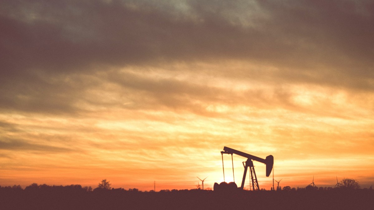 $7 Billion in Oil Bets Under Investigation
