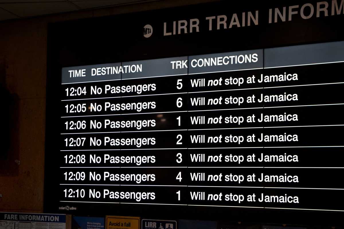 LIRR STRIKE: Talks break down, and 300,000 commuters now stranded as railroad employees hit picket line