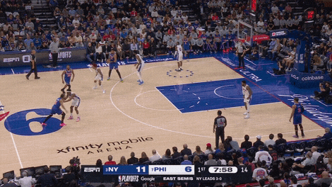 Miles McBride corner 3-pointer