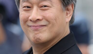 [Breaking News] Director Park Chan-wook receives France's highest cultural and artistic honor