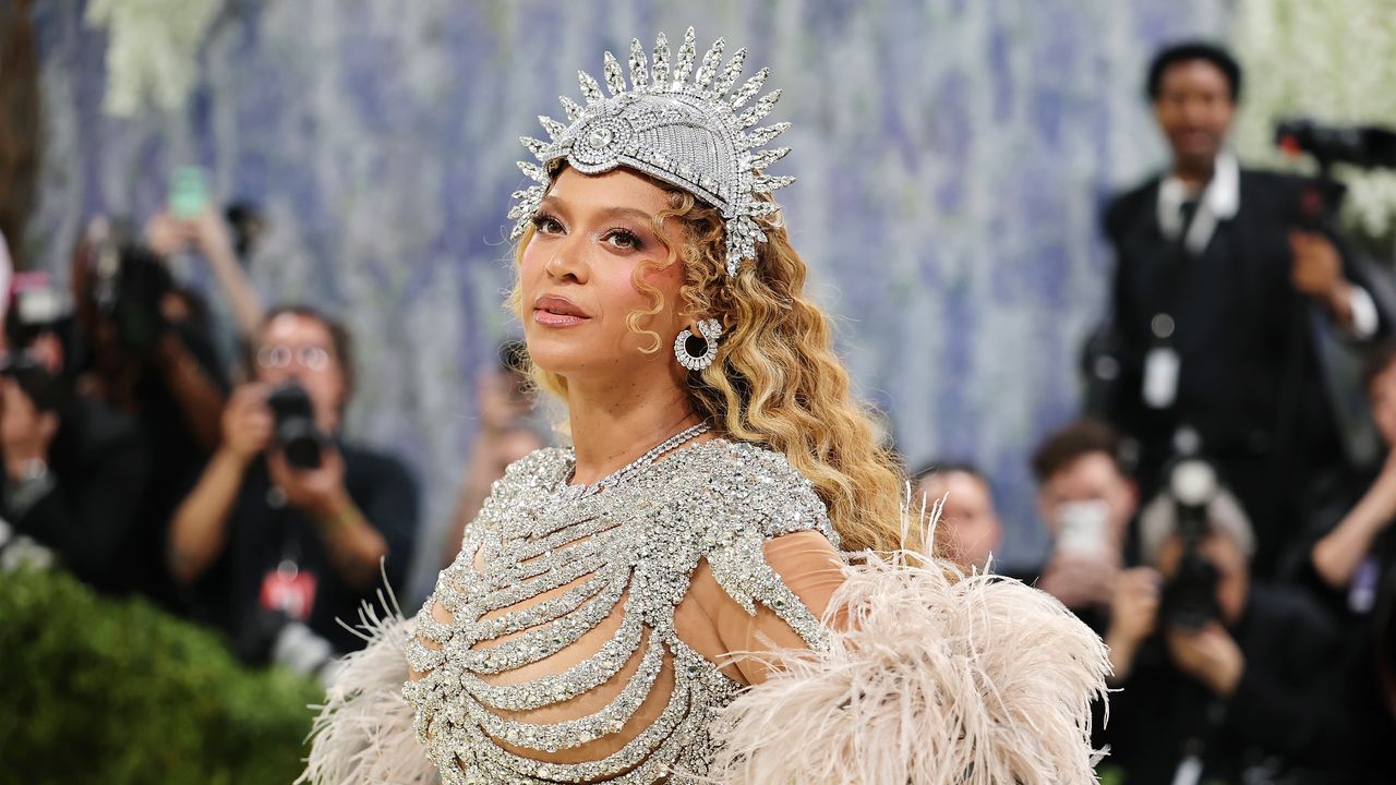 Beyoncé Rocked Out in Crystalline Olivier Rousteing at the 2026 Met Gala