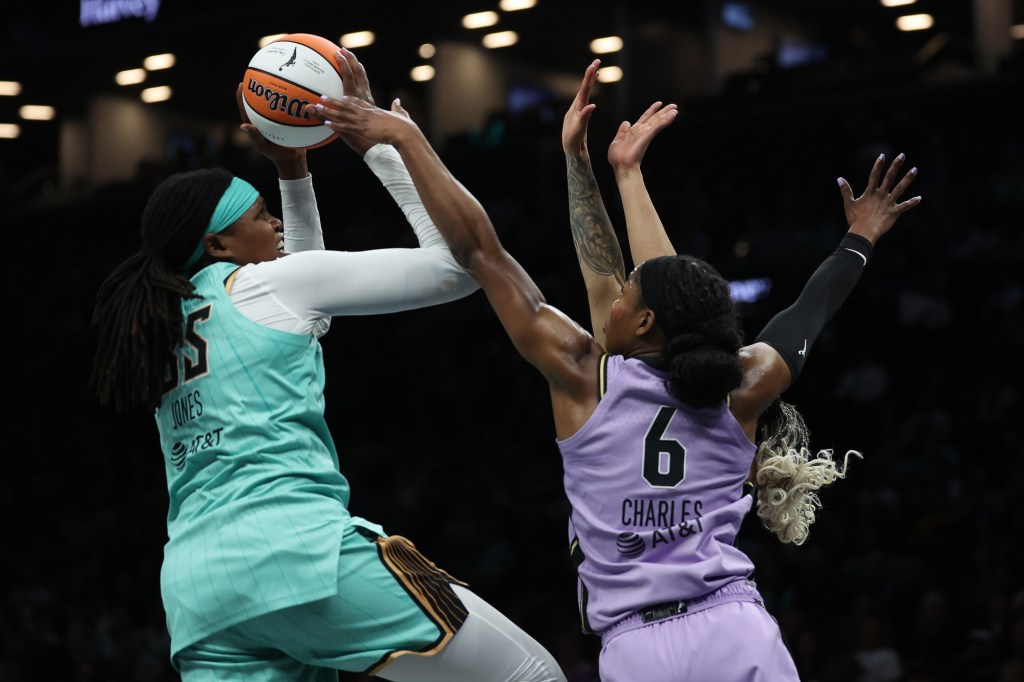 Valkyries instant analysis: Golden State dominates star-studded Liberty on road