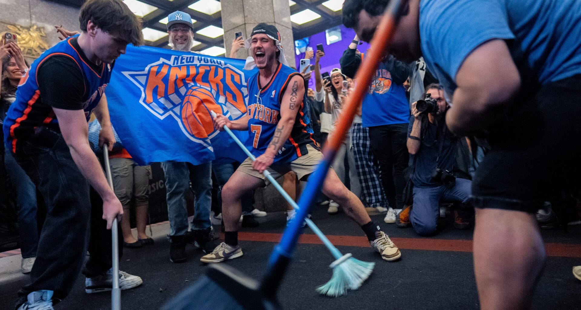 DoorDash Offers Free Brooms in NYC After Knicks Sweep Cavs in NBA Playoffs