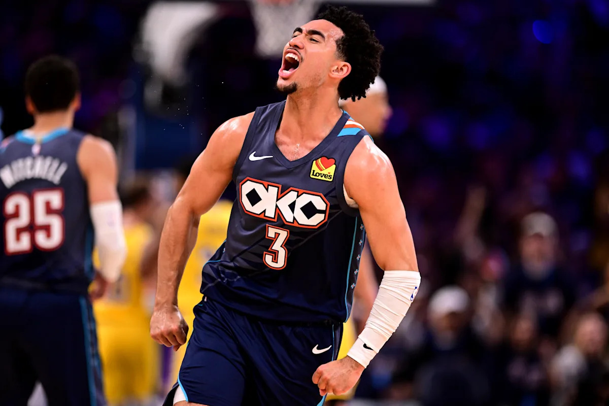 Thunder pull away from Lakers to take 2-0 lead despite another limited night for Shai Gilgeous-Alexander
