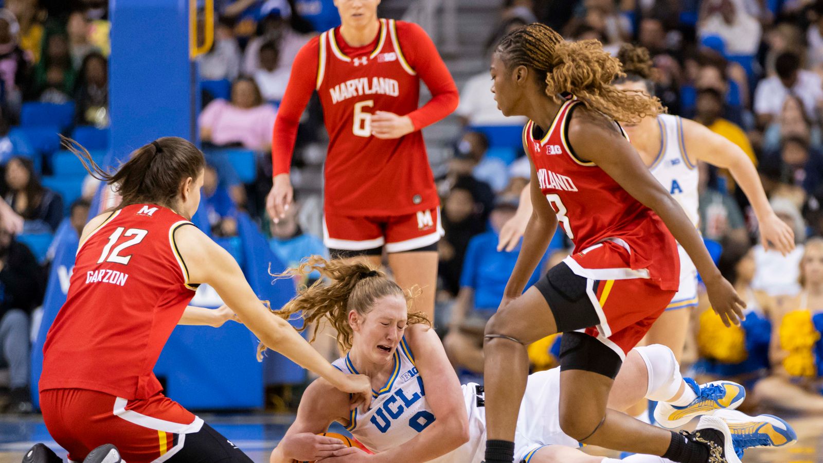 Liberty's Betnijah Laney Hamilton’s crossover on ex-UCLA star Gianna Kneepkens