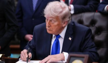 Trump signs executive order expanding access to retirement accounts