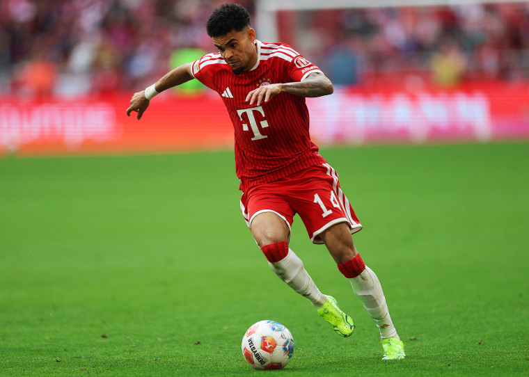 Luis Diaz of Bayern Munich controls the ball.