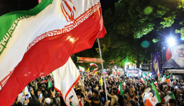 Live updates: Trump reviews possible Iran deal as U.S. imposes new sanctions