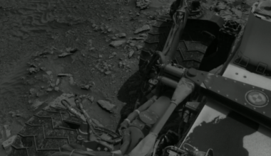 Video reveals heavy years of wear on Mars rover's wheels