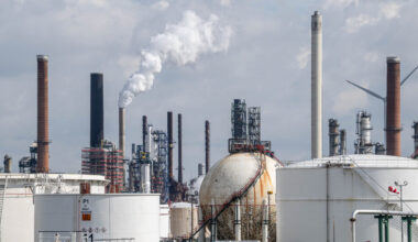 Oil Prices Climb on Renewed Hostilities in Middle East