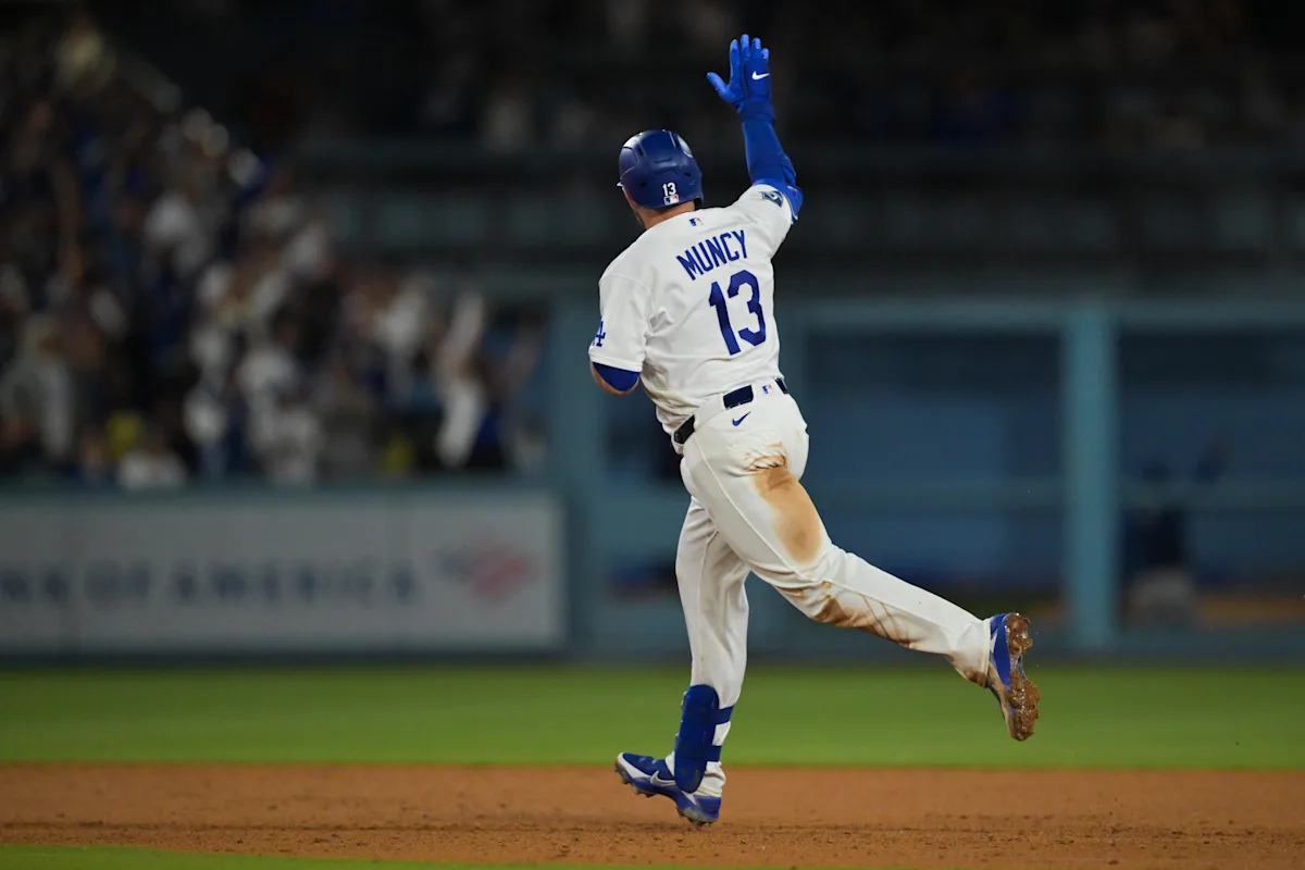Dodgers notes: Max Muncy, Shohei Ohtani, René Cárdenas