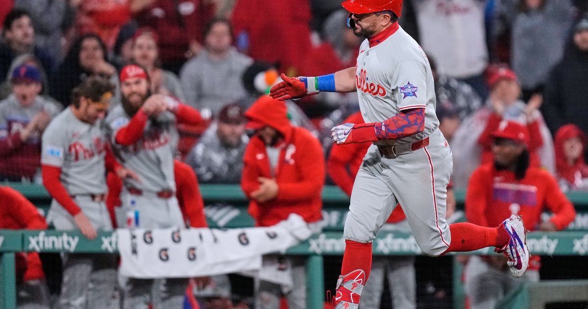 Kyle Schwarber’s MLB-leading 18th homer lifts Phillies past Red Sox 3-1 :: WRAL.com
