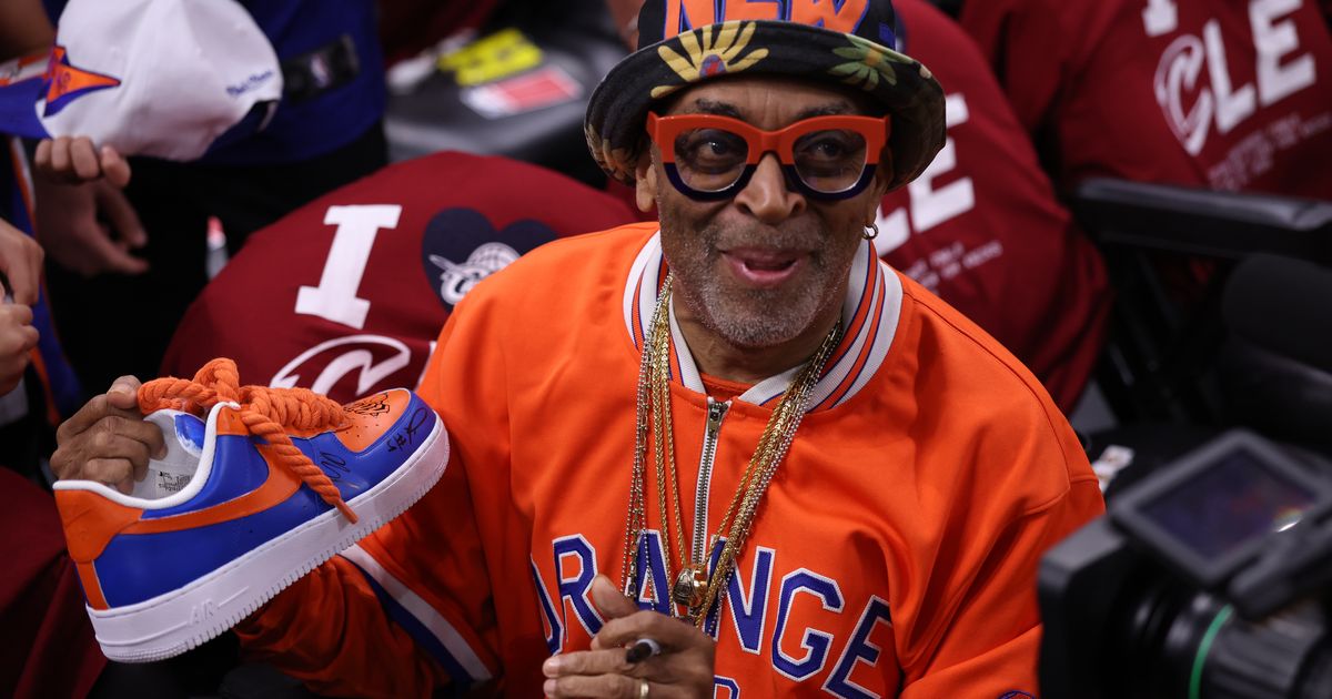 Garden party: New York fans invade Cleveland as Knicks try to sweep Cavaliers and make NBA Finals :: WRAL.com