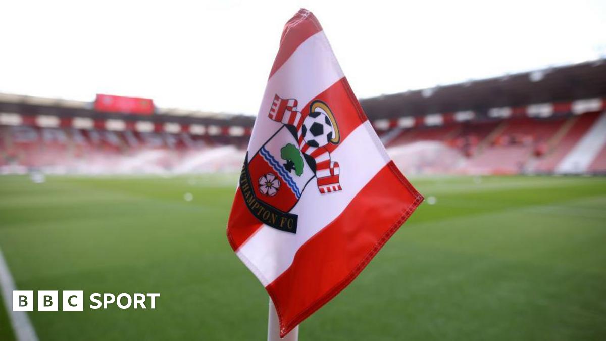 A general view of a Southampton corner flag prior to the Premier League match between Southampton FC and Wolverhampton Wanderers