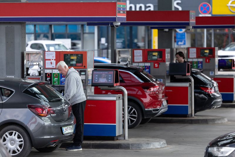 EU in stagflationary trend, must not risk fiscal crisis, ministers say