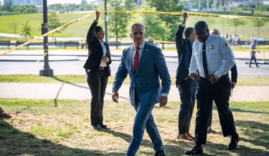 White House locked down after Secret Service officer shoots someone nearby