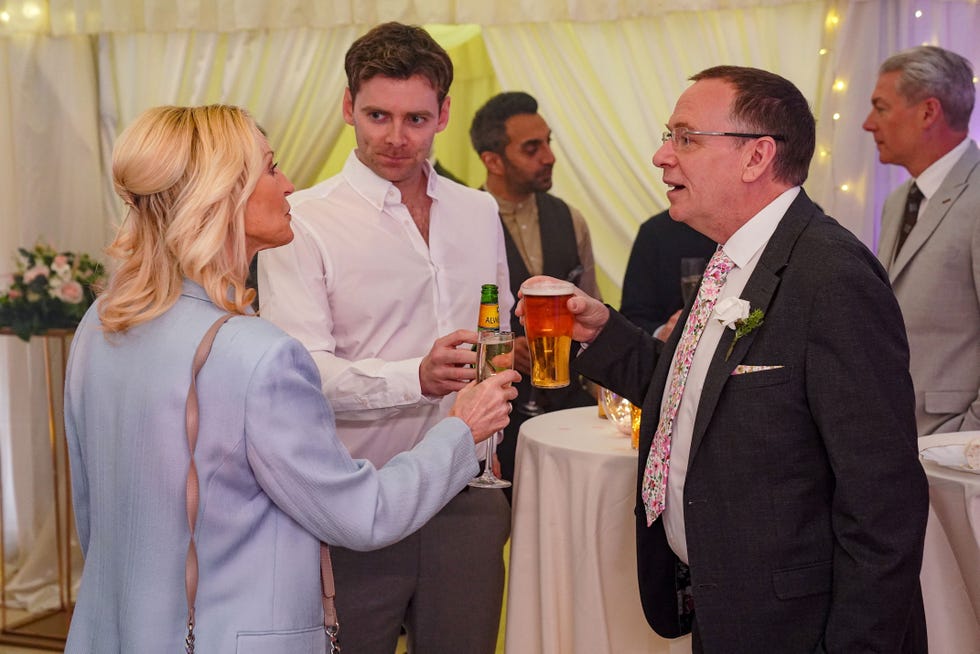 Kathy Beale, Peter Beale, Ian Beale, EastEnders kathy beale, peter beale, ian beale, eastenders