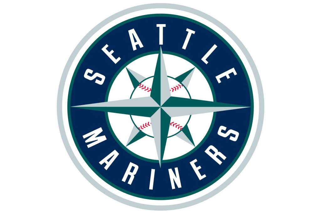 Perez play at the play highlights Royals sweep of Mariners