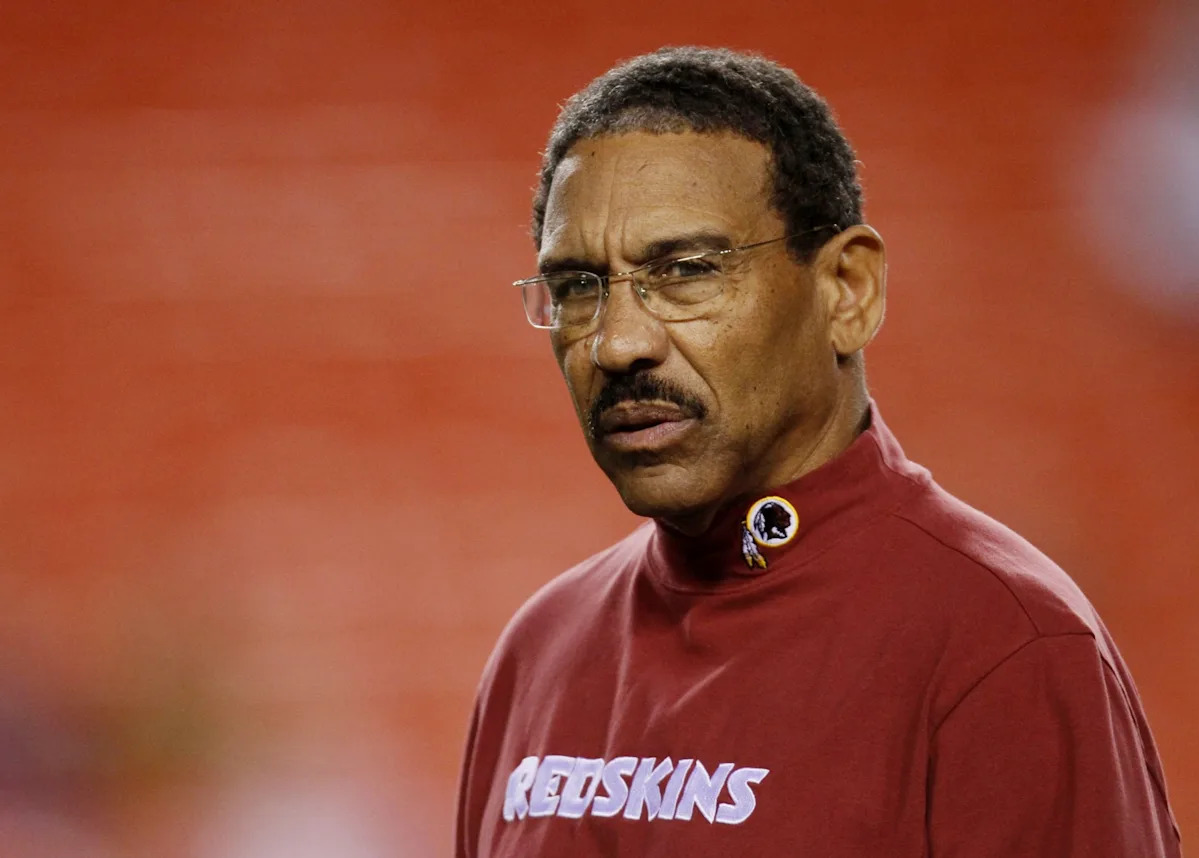 Sherman Lewis, who won four Super Bowl championships as NFL assistant, dies at 83