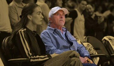 Hollywood legend recalls an unforgettable and shocking sight inside the Celtics locker room: “Dennis Johnson's johnson is the star of the show”
