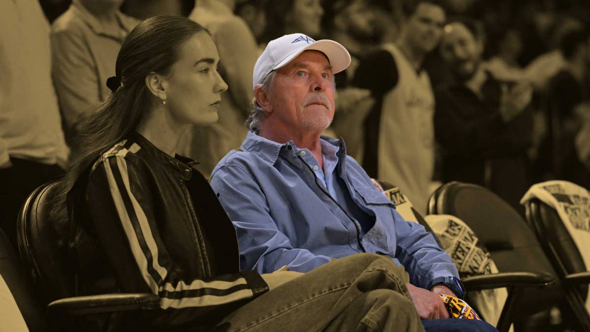 Hollywood legend recalls an unforgettable and shocking sight inside the Celtics locker room: “Dennis Johnson's johnson is the star of the show”