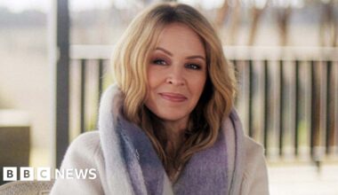Kylie Minogue reveals she had second cancer diagnosis in 2021 - BBC