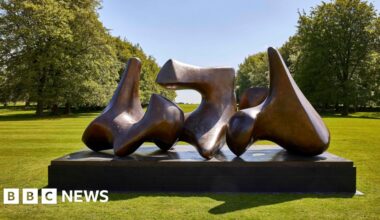 H﻿enry Moore work to be displayed at Kew Gardens and Wakehurst - BBC