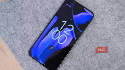 Lock screen of the Google Pixel 9 Pro XL