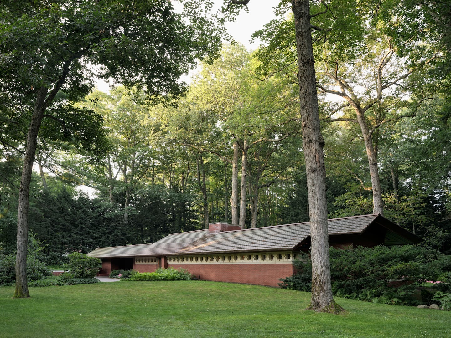 The Currier Museum of Art owns the two homes and is kicking off the 2026 tour season in April.