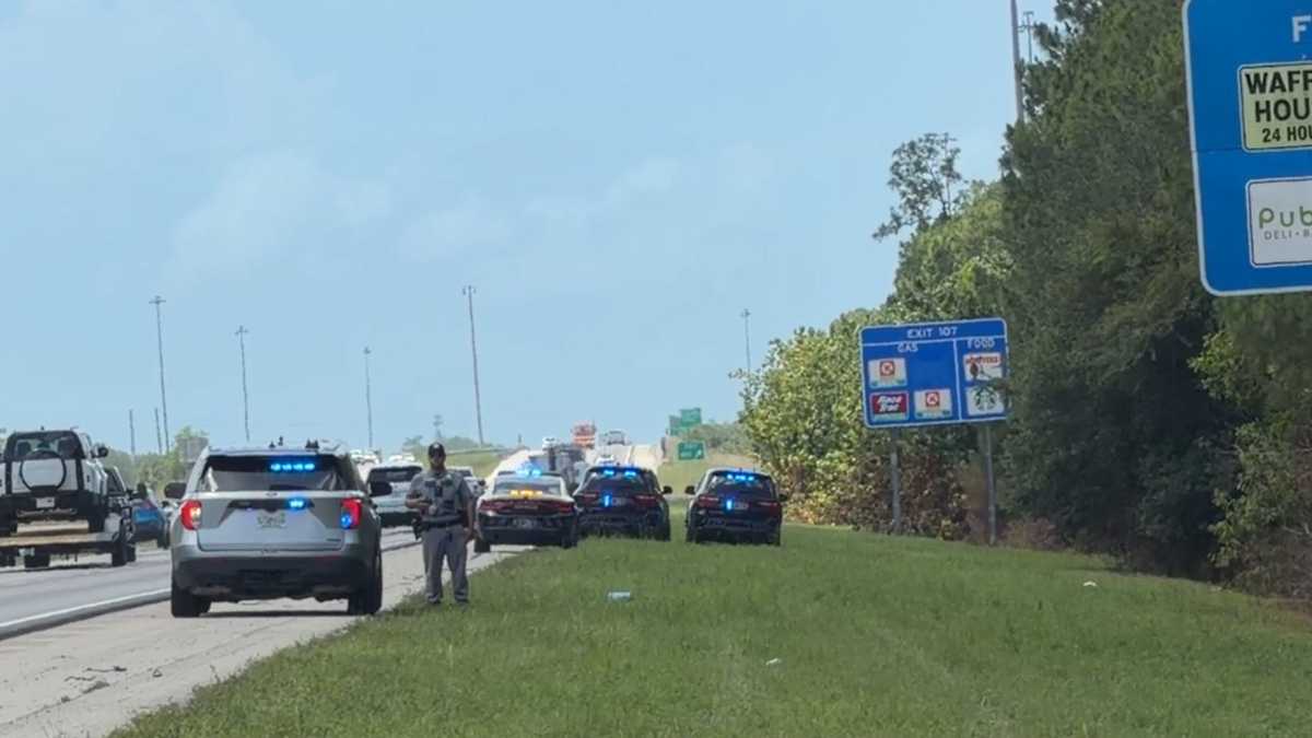 Investigation along I-75 southbound in Collier County causes delays Wednesday afternoon