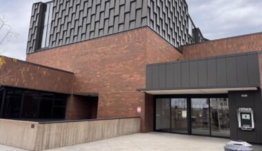Bear captured on camera outside L.E. Phillips Memorial Library | Eye On Eau Claire