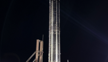 Rocket startup’s towering booster arrives in Moses Lake as Stoke Space nears first launch | Columbia Basin