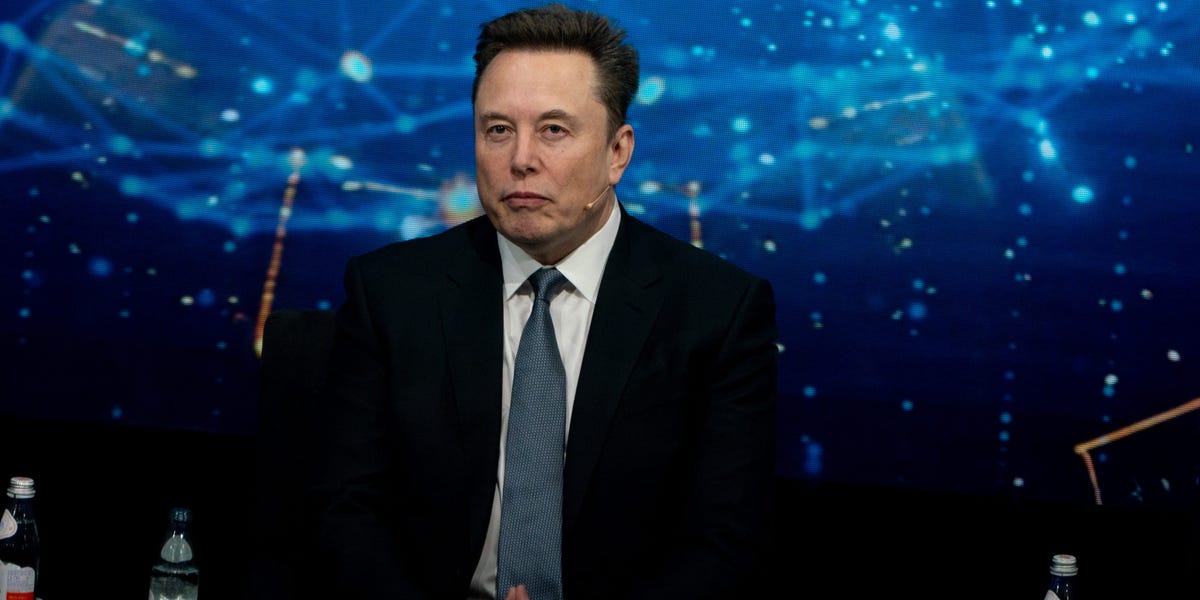 Elon Musk's Moonshot SpaceX Pay Hinges on Mars City Development