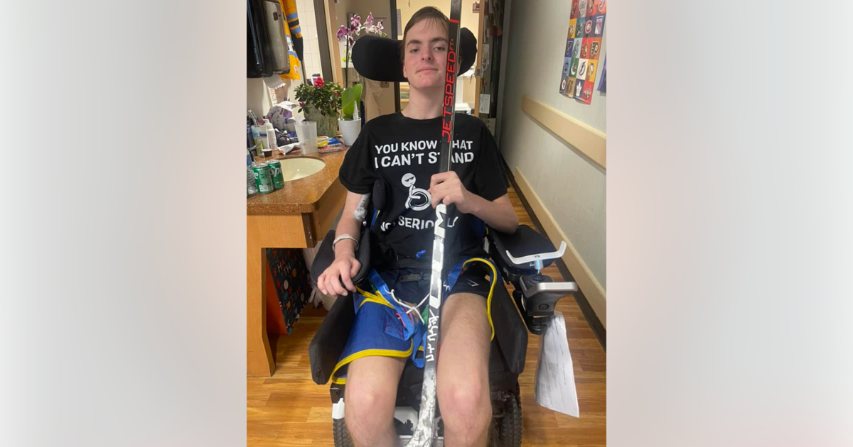 Former hockey player to walk at graduation after breaking neck | News