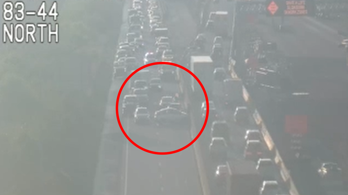 Traffic nearly at a standstill following I-83 wreck in Dauphin County, Pa.