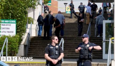 Six injured in Washington state school stabbing - BBC