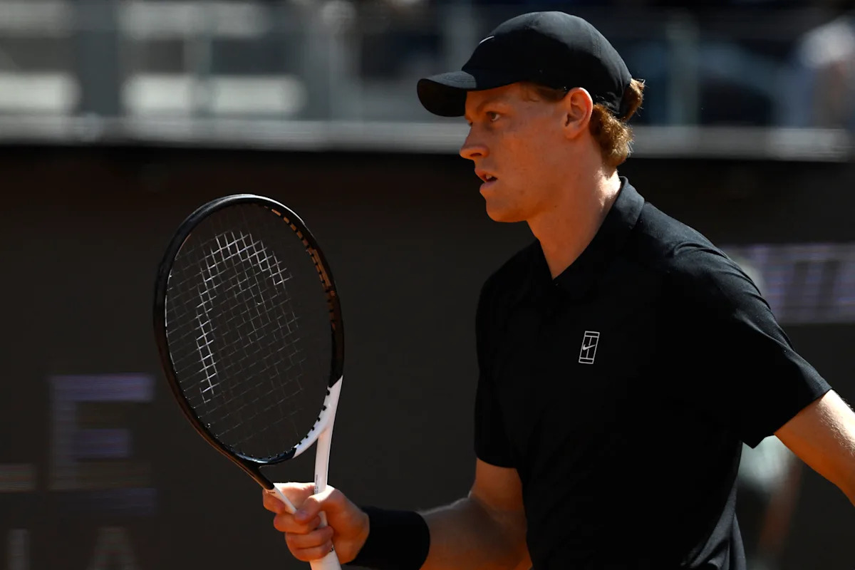 Jannik Sinner outlasts Daniil Medvedev in Italian Open semis despite ailing in second set, rain postponement in third