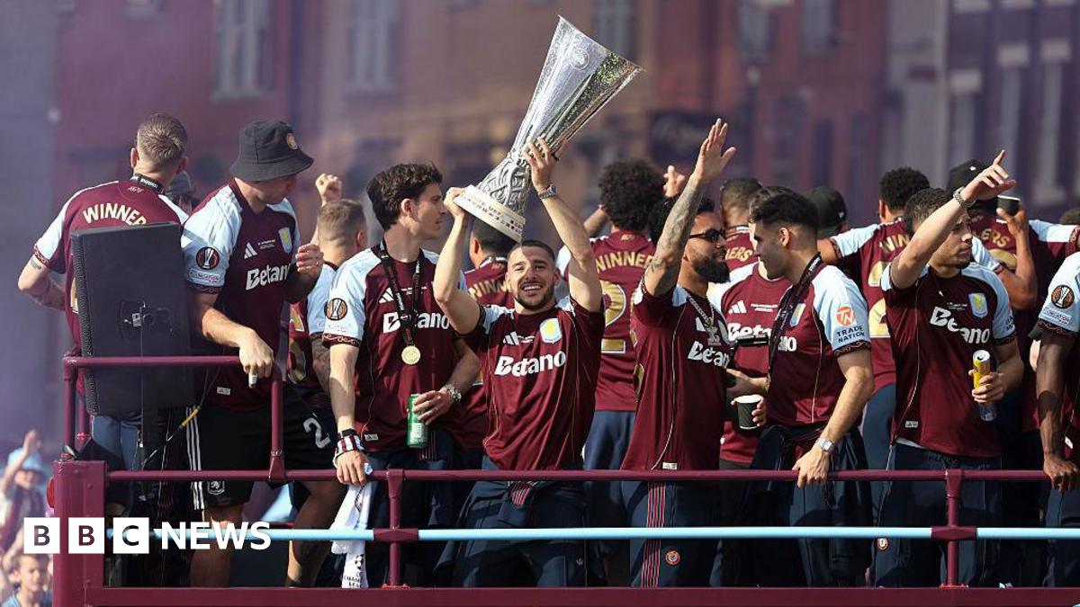 Aston Villa Arrive in Birmingham Ahead of Parade