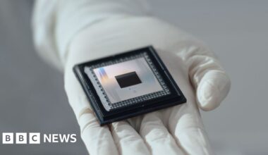 First UK team to use Google Willow quantum chip announced - BBC
