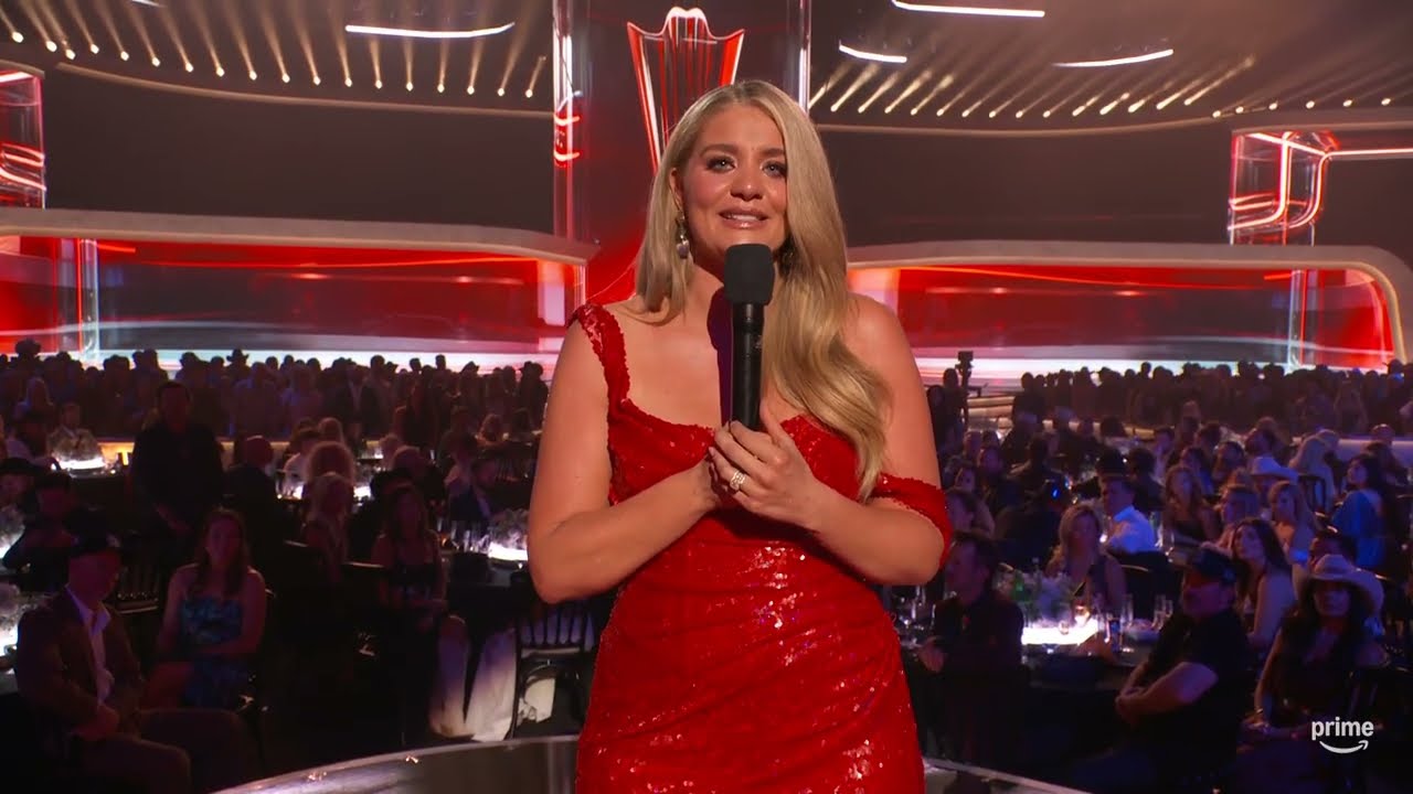Lauren Alaina Broke Down Crying at the ACM Awards—Here's Why