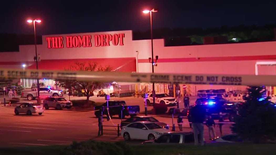 Large police presence outside Home Depot, Target in Papillion