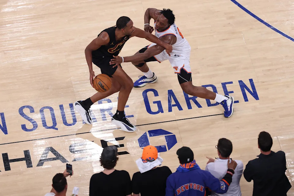 OG Anunoby (right) defends Cavaliers All-Star forward Evan Mobley during Game 1 of the 2026 Eastern Confernece Finals. (Pamela Smith/Getty Images)