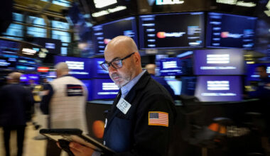 Wall Street ends lower on mounting inflation worries