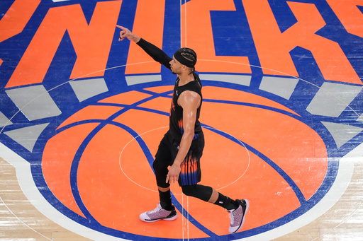 Knicks move 2 wins from the NBA Finals with a 109-93 victory over the Cavs