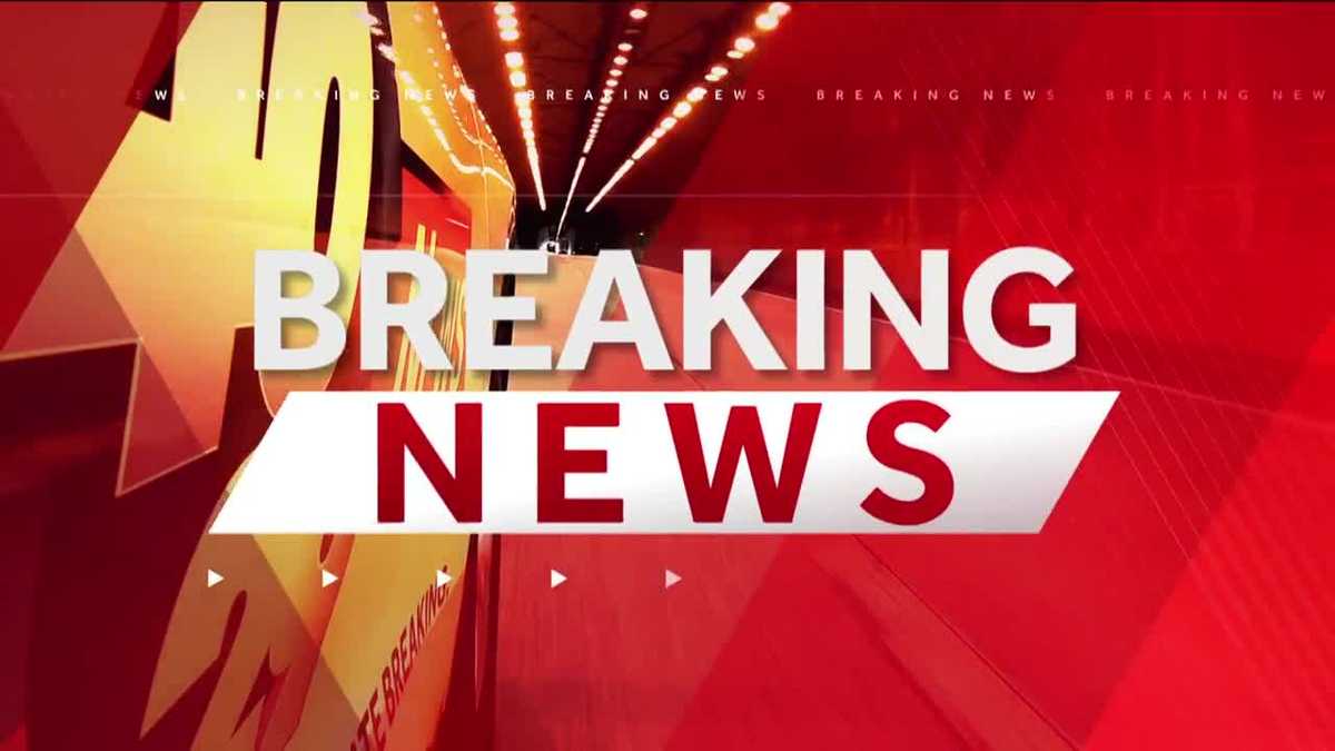 Fayetteville police search for stabbing suspect